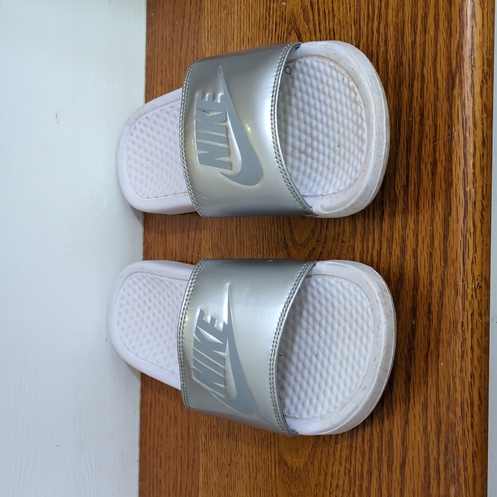 Nike slides